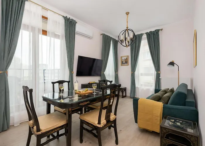 Rent like home - Aleja Solidarności 60B II