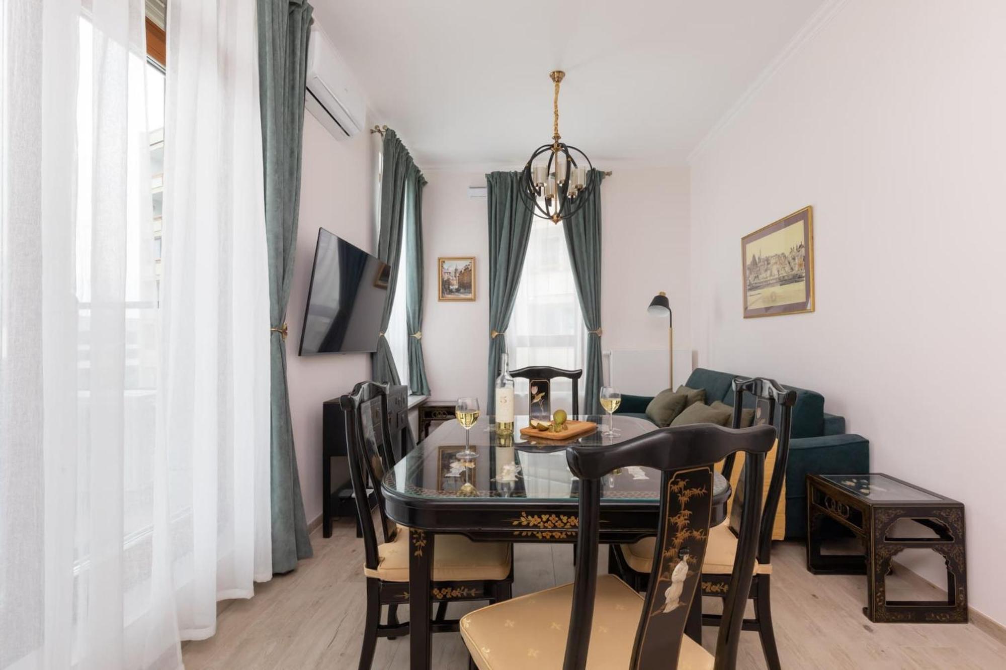 Aleja Solidarnosci 60b Ii By Renters *