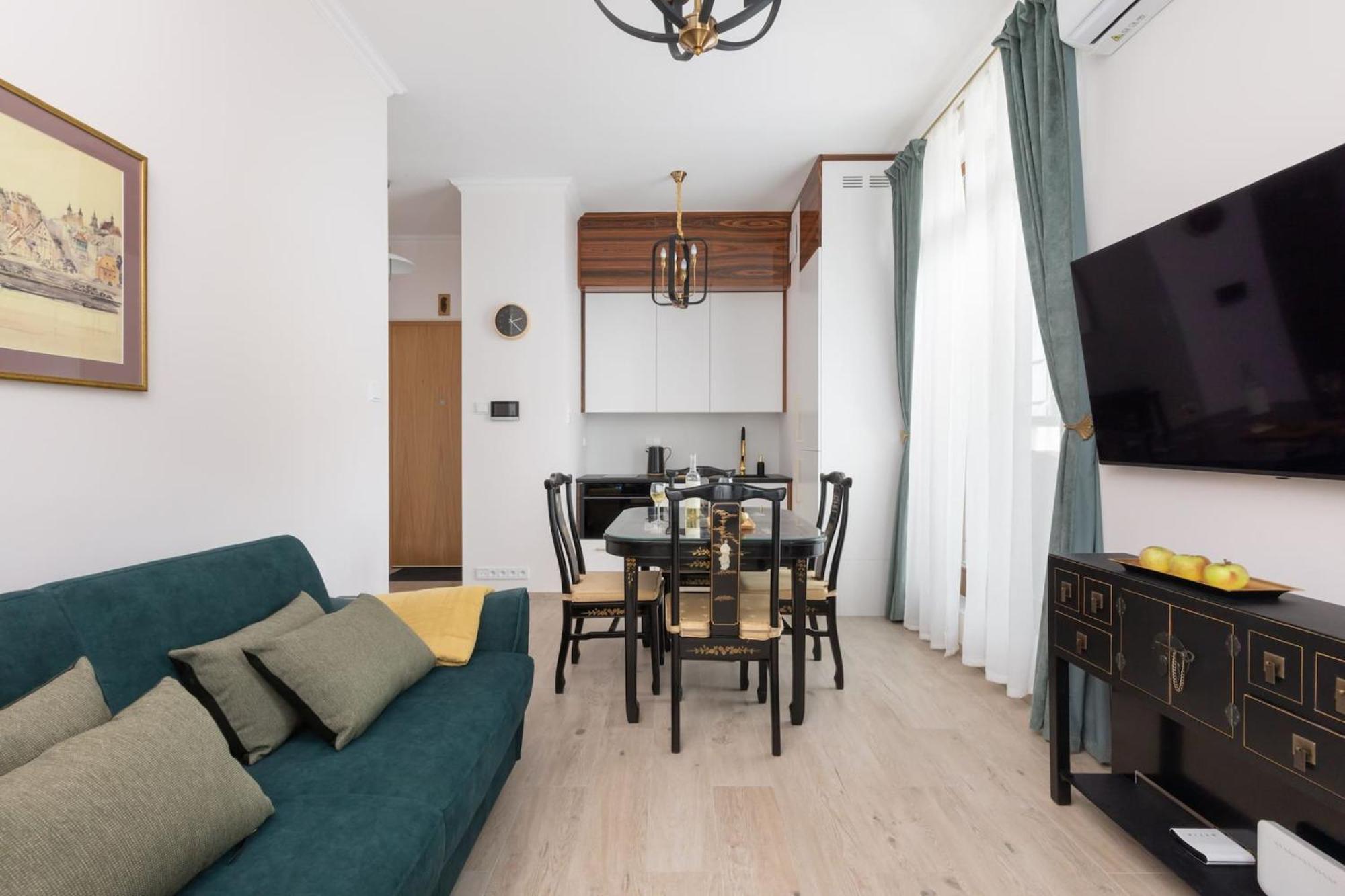 Rent Like - Aleja Solidarności 60b Ii